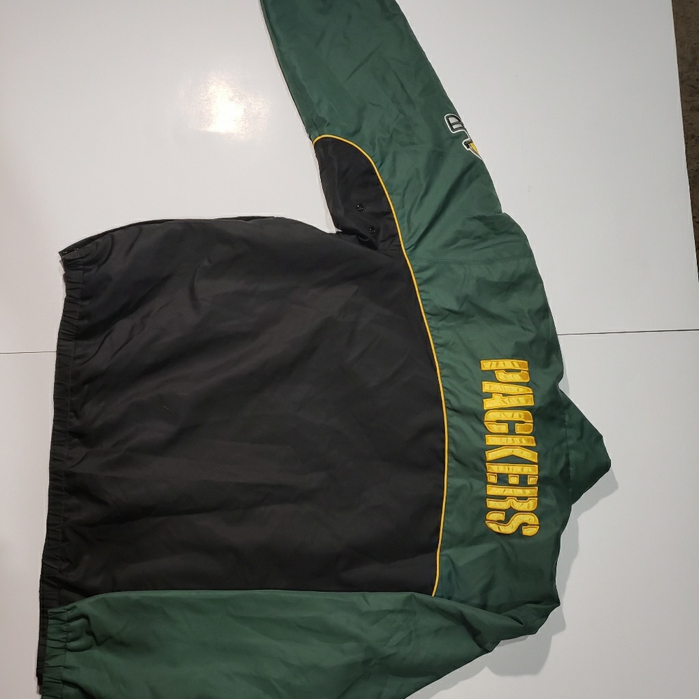 Official NFL green bay windbreaker